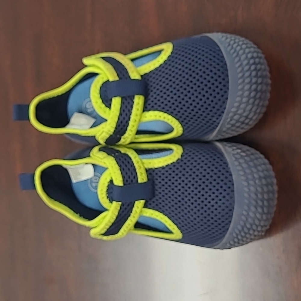Toddler boys water shoes with rubber bottoms